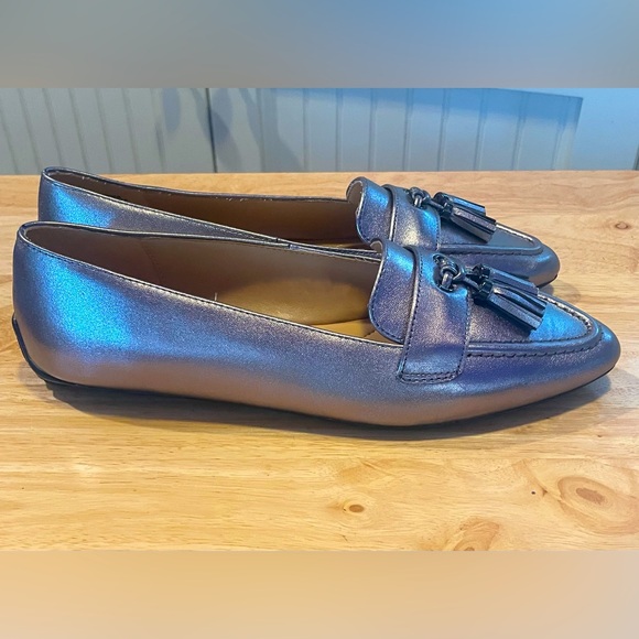 Talbots Shoes - Talbots Womens Francesca Tasseled Silver Metallic Leather Driving Flats size 7